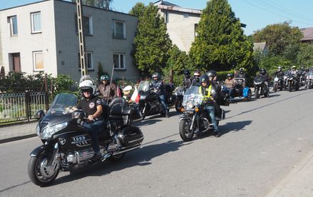 Zakończenie sezonu motocyklowego w Białej pod Wieluniem z udziałem prawie 800 motocyklistów 